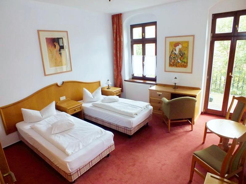 Parkschloesschen Hotell Maasdorf  Eksteriør bilde